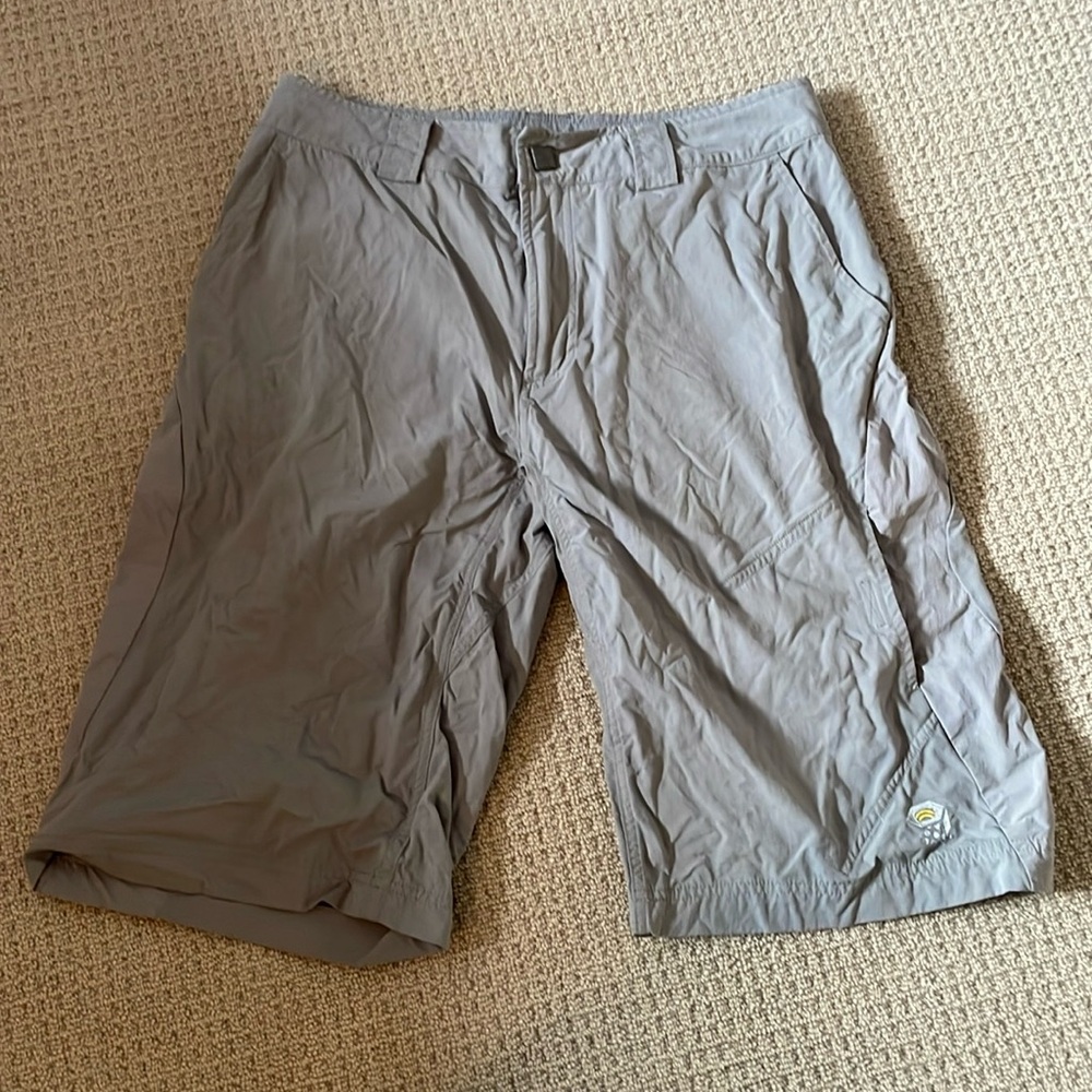 Men’s Mountain Hardware Shorts Size Medium, Hiking, Mountain Bike
